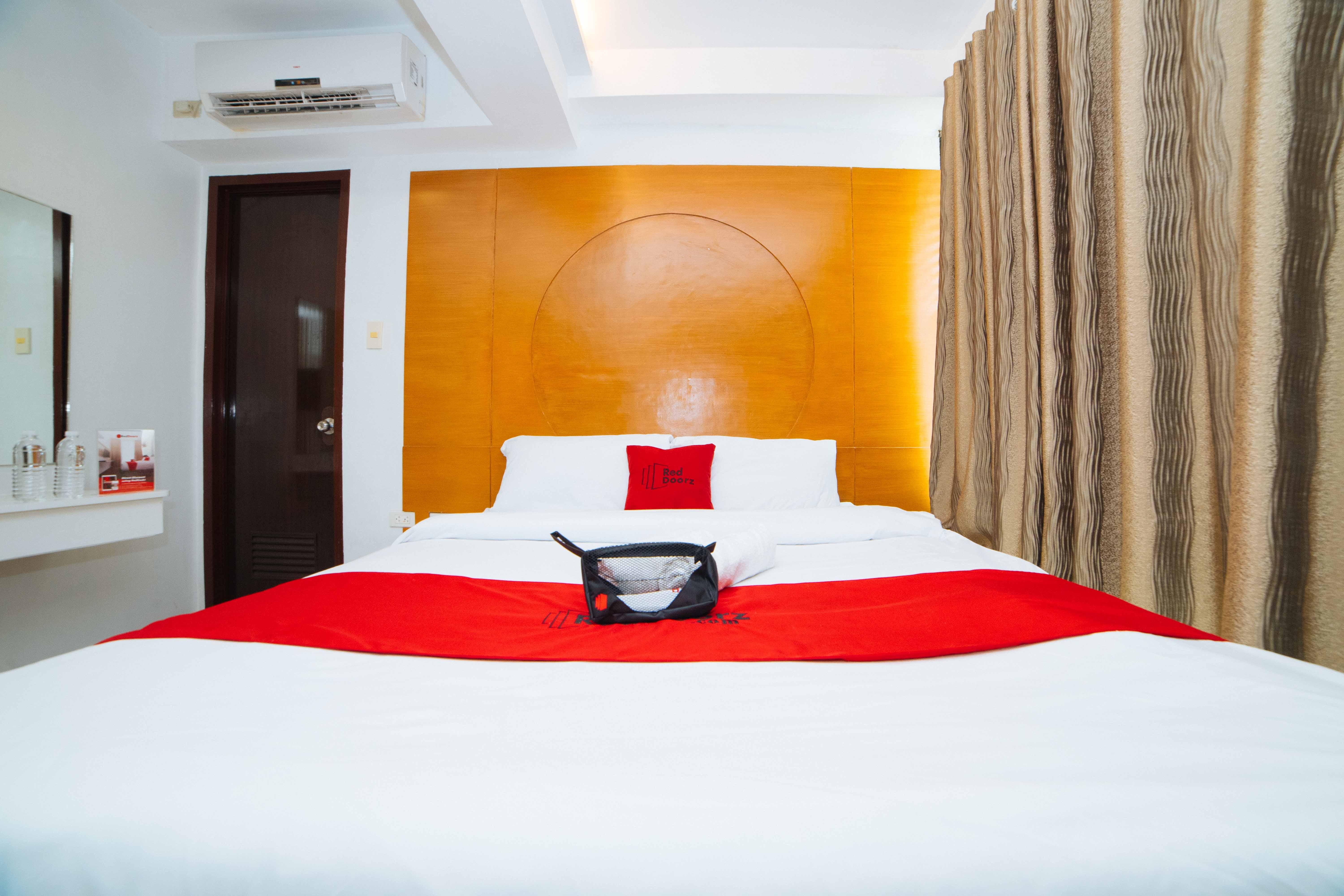 Reddoorz Near Bambang Station Hotel Manila Ngoại thất bức ảnh
