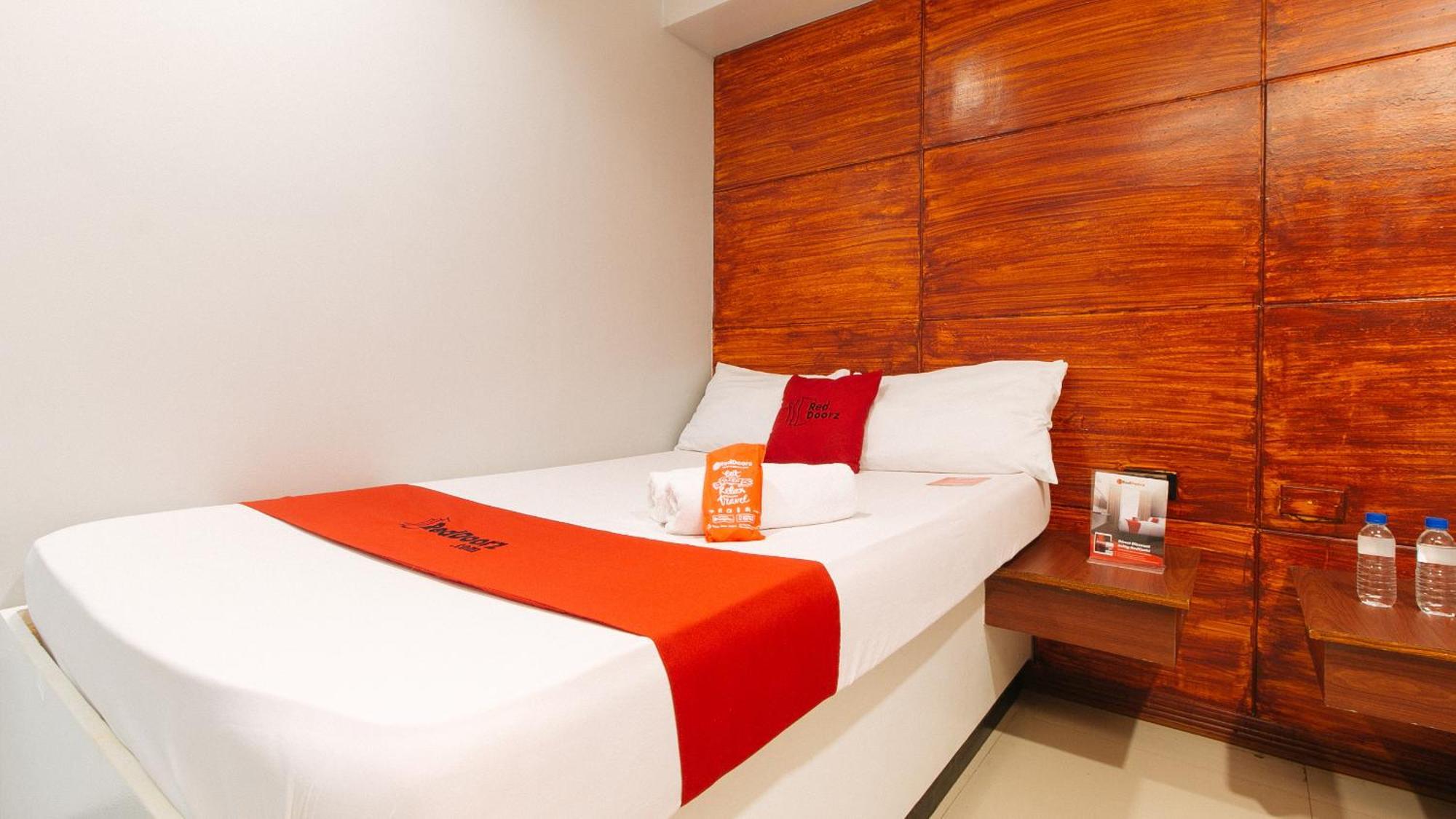 Reddoorz Near Bambang Station Hotel Manila Ngoại thất bức ảnh