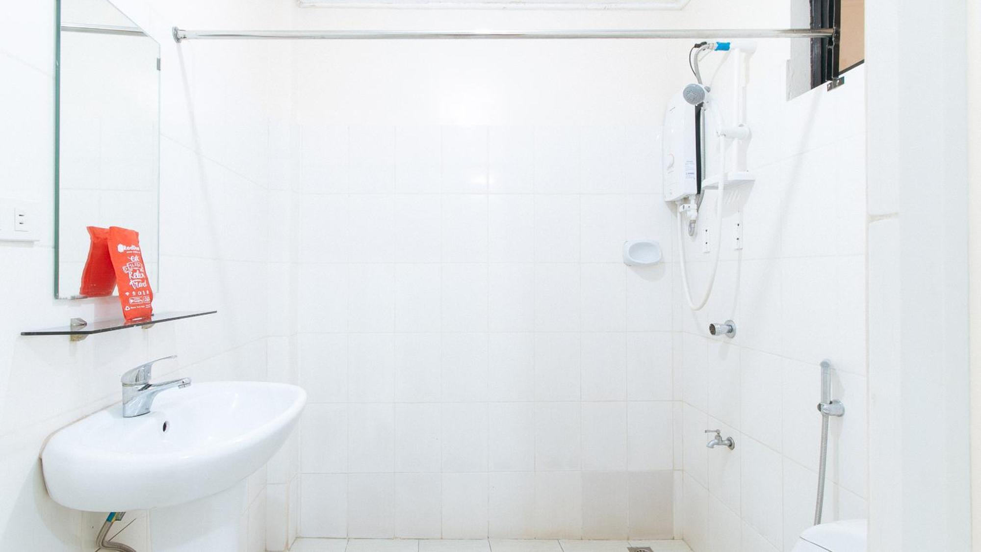 Reddoorz Near Bambang Station Hotel Manila Ngoại thất bức ảnh