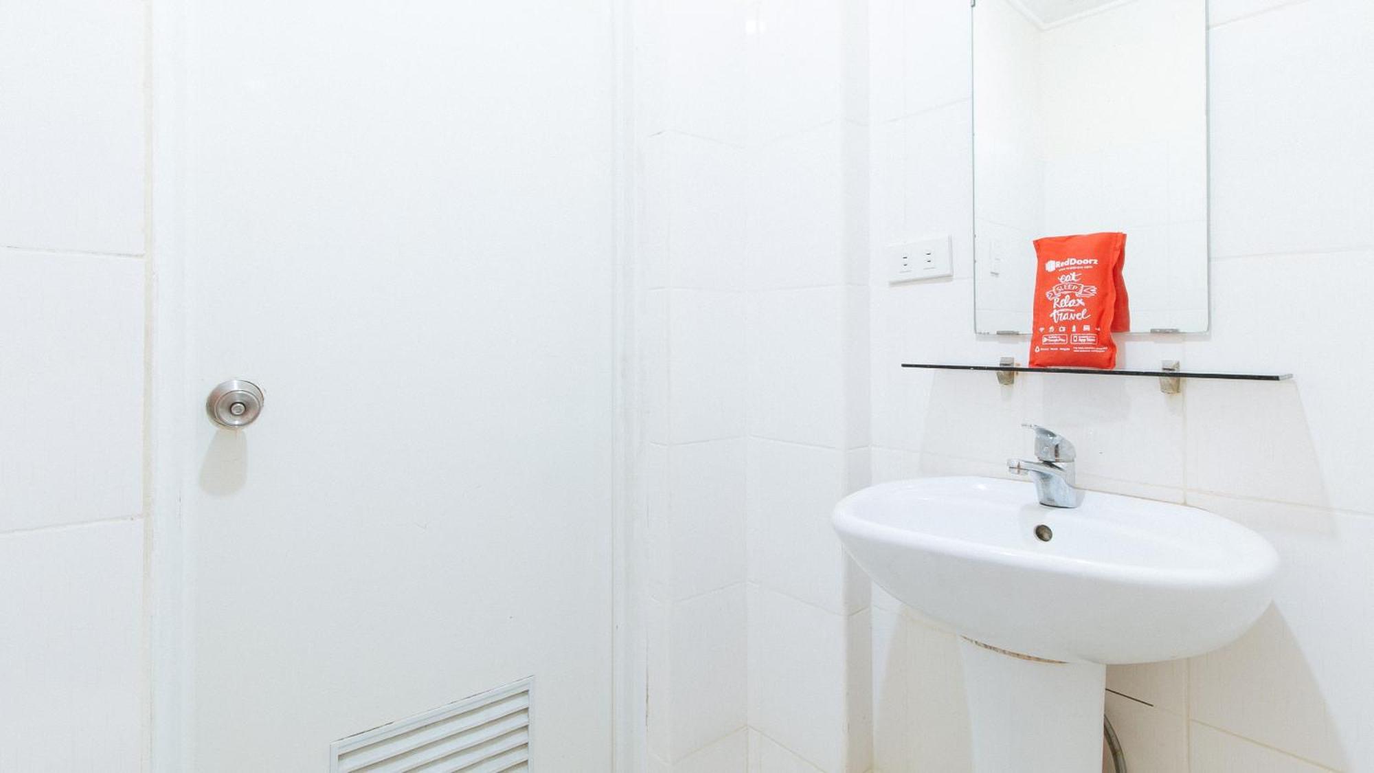 Reddoorz Near Bambang Station Hotel Manila Ngoại thất bức ảnh