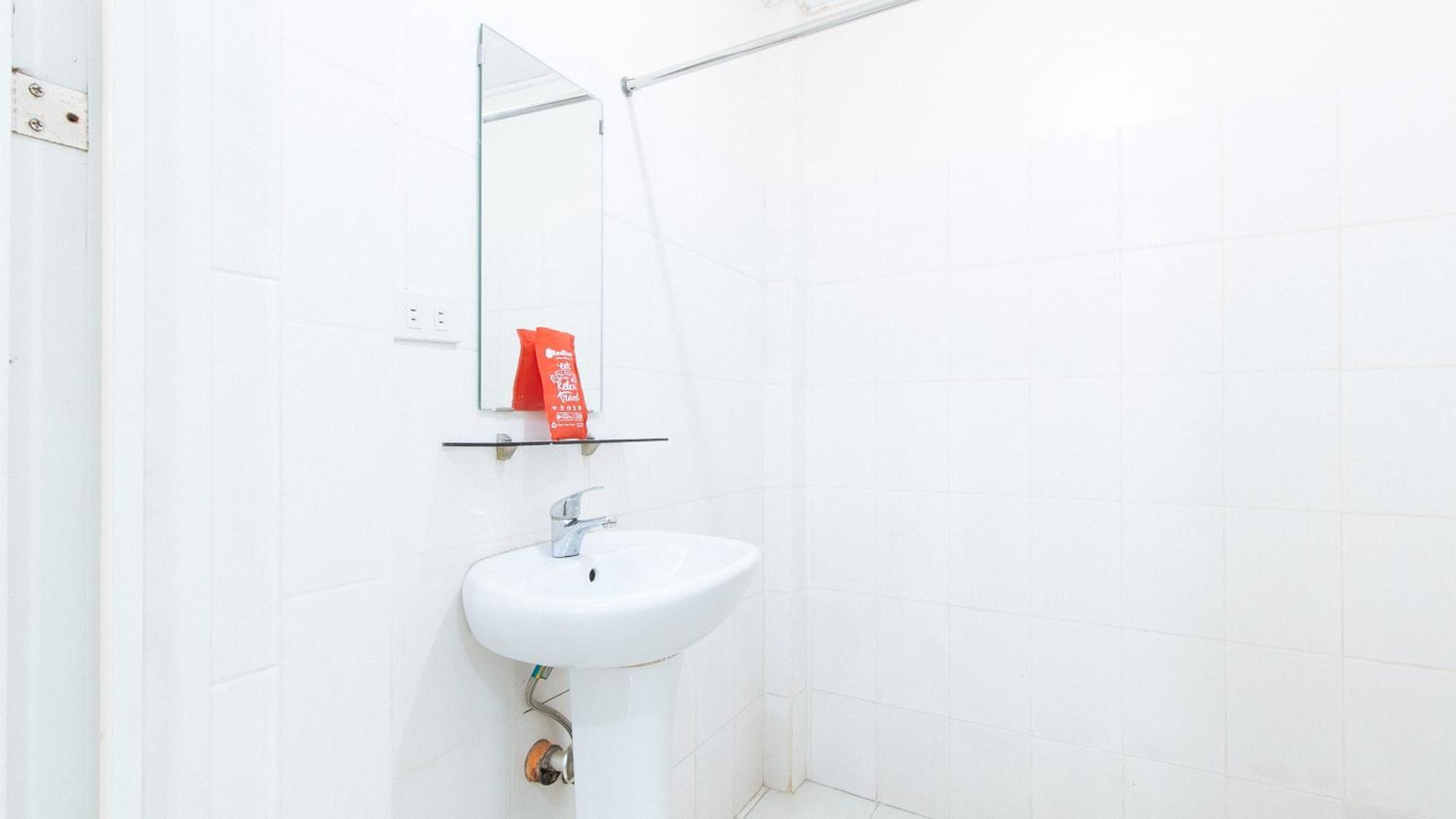 Reddoorz Near Bambang Station Hotel Manila Ngoại thất bức ảnh
