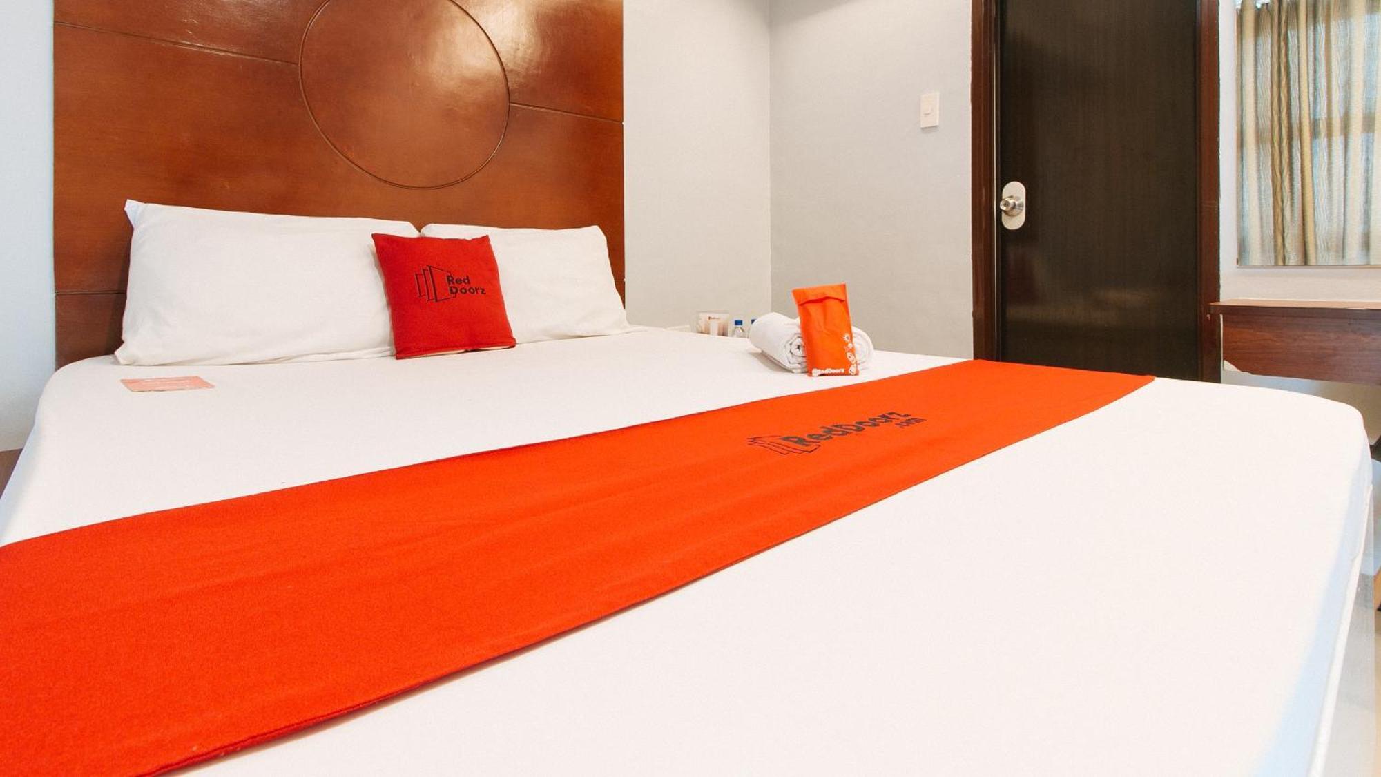 Reddoorz Near Bambang Station Hotel Manila Ngoại thất bức ảnh