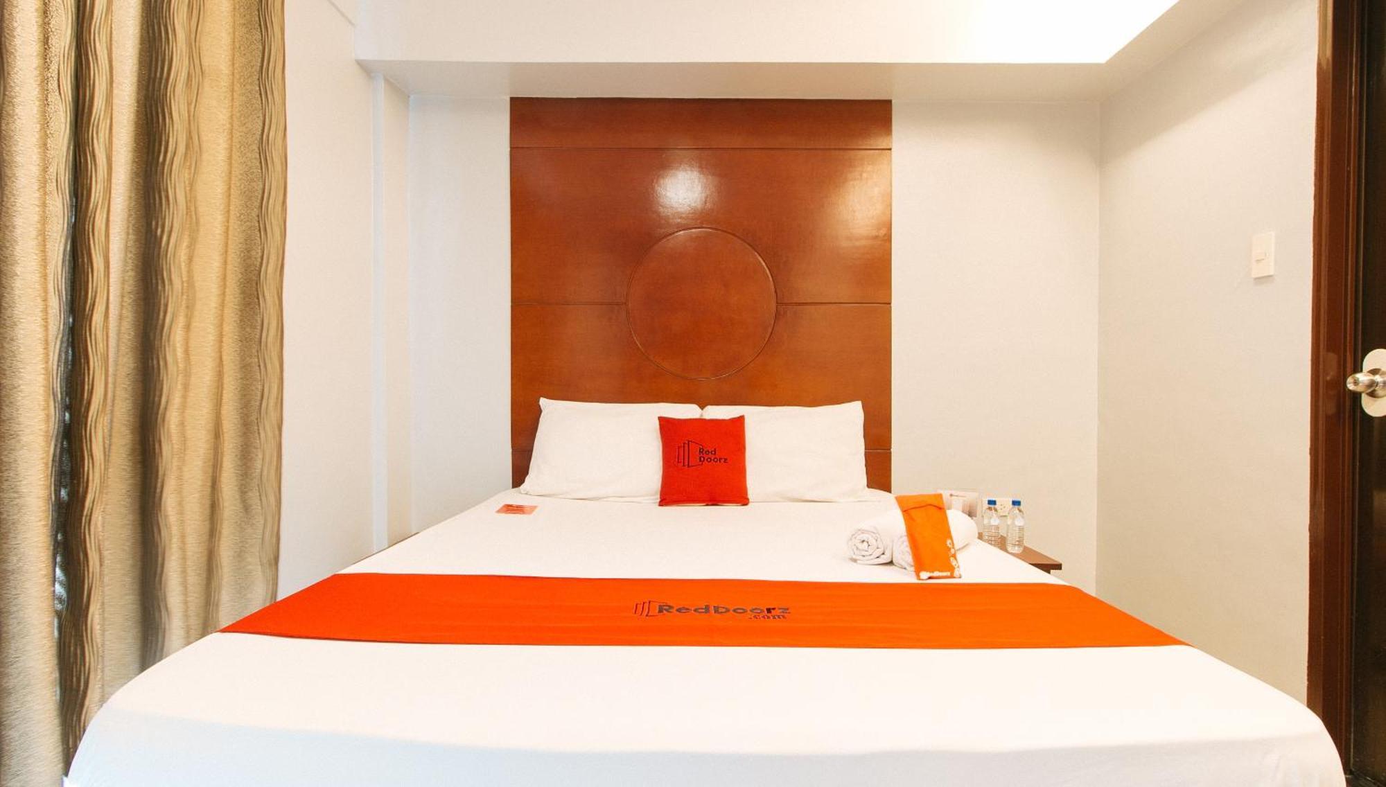 Reddoorz Near Bambang Station Hotel Manila Ngoại thất bức ảnh